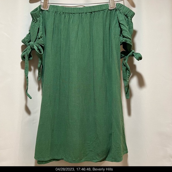 SOLD ♏️ Lulu’s Off Shoulder Babydoll Dress - Picture 2 of 2